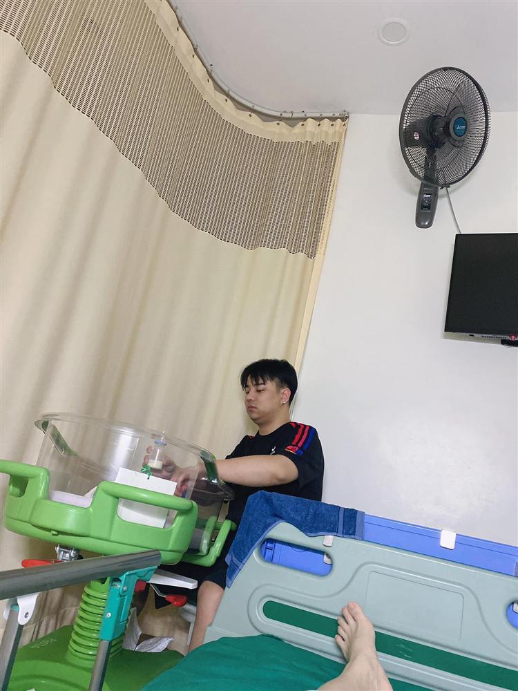 Cuộc sống Hữu Công những ngày đầu làm bố bỉm sữa-2