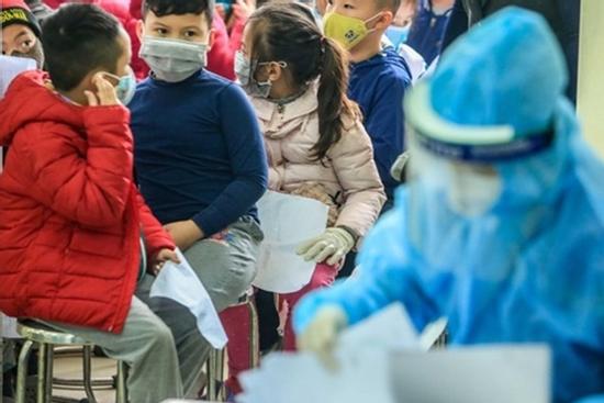 Đổi quy định cách ly, học sinh Xuân Phương có thể về ăn Tết