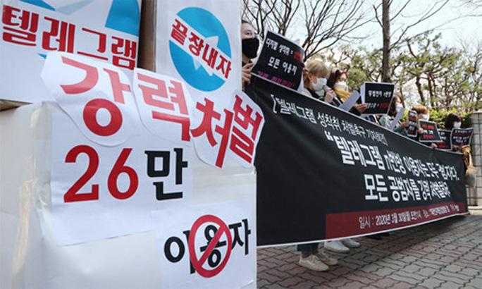 Kẻ cầm đầu phòng chat sex ngồi tù tổng cộng 45 năm-2