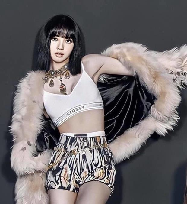Lisa thu về 7,5 triệu tim chỉ với 2 bức ảnh: Ai còn chê em út BLACKPINK màn hình phẳng?-11