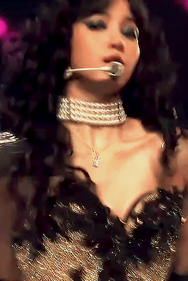 Lisa thu về 7,5 triệu tim chỉ với 2 bức ảnh: Ai còn chê em út BLACKPINK màn hình phẳng?-5