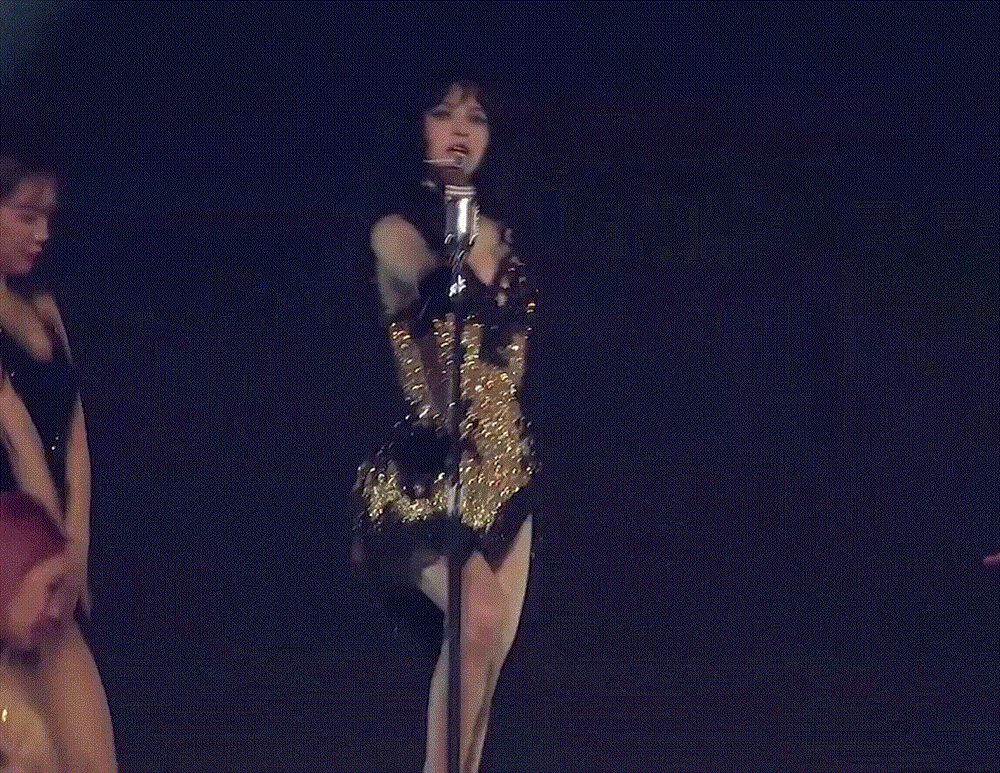 Lisa thu về 7,5 triệu tim chỉ với 2 bức ảnh: Ai còn chê em út BLACKPINK màn hình phẳng?-6