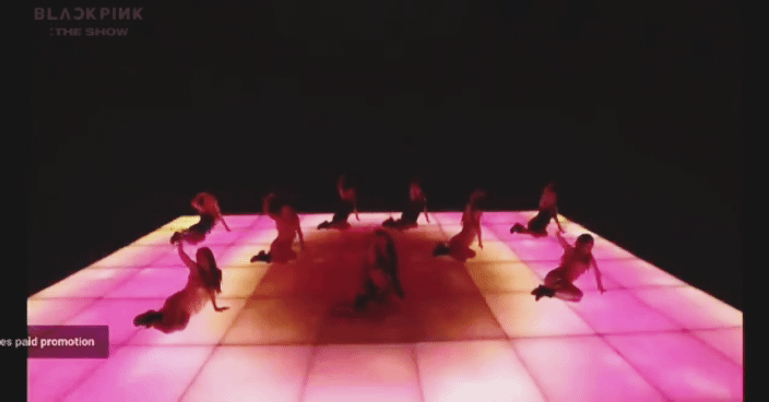 Lisa thu về 7,5 triệu tim chỉ với 2 bức ảnh: Ai còn chê em út BLACKPINK màn hình phẳng?-8