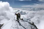 Một phụ nữ Việt Nam lên đỉnh Everest thành công-2