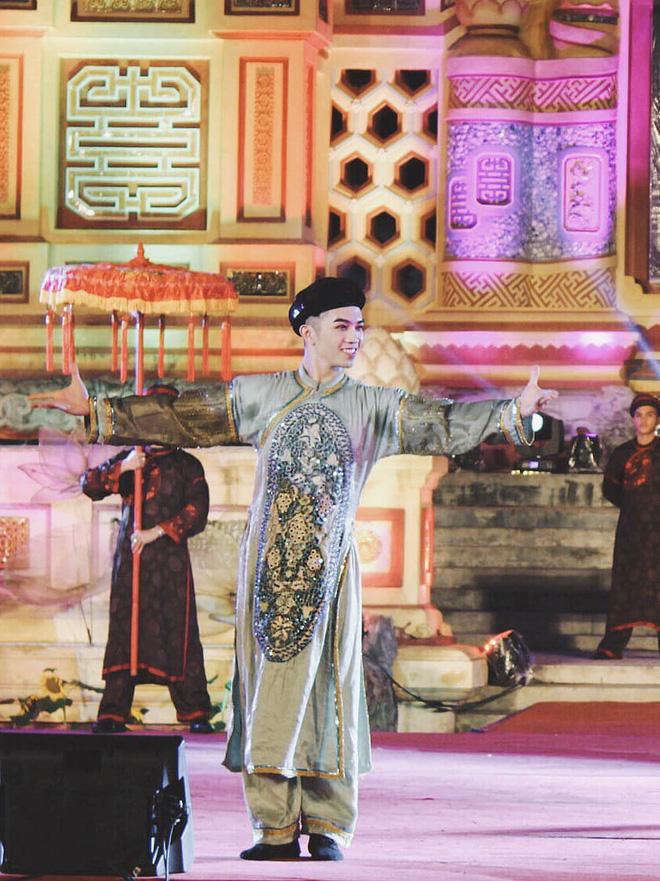 Hot boy làng múa từng khiến Hoài Linh thán phục, đột ngột qua đời ở tuổi 29 vì bạo bệnh-6