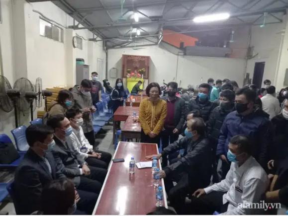 Vụ cháy nhà 4 thanh niên tử vong: Cha mẹ ngã quỵ, vợ trẻ bầu 8 tháng khóc không thành lời-1