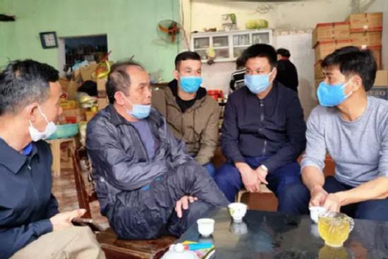 Vụ cháy nhà 4 thanh niên tử vong: Cha mẹ ngã quỵ, vợ trẻ bầu 8 tháng khóc không thành lời