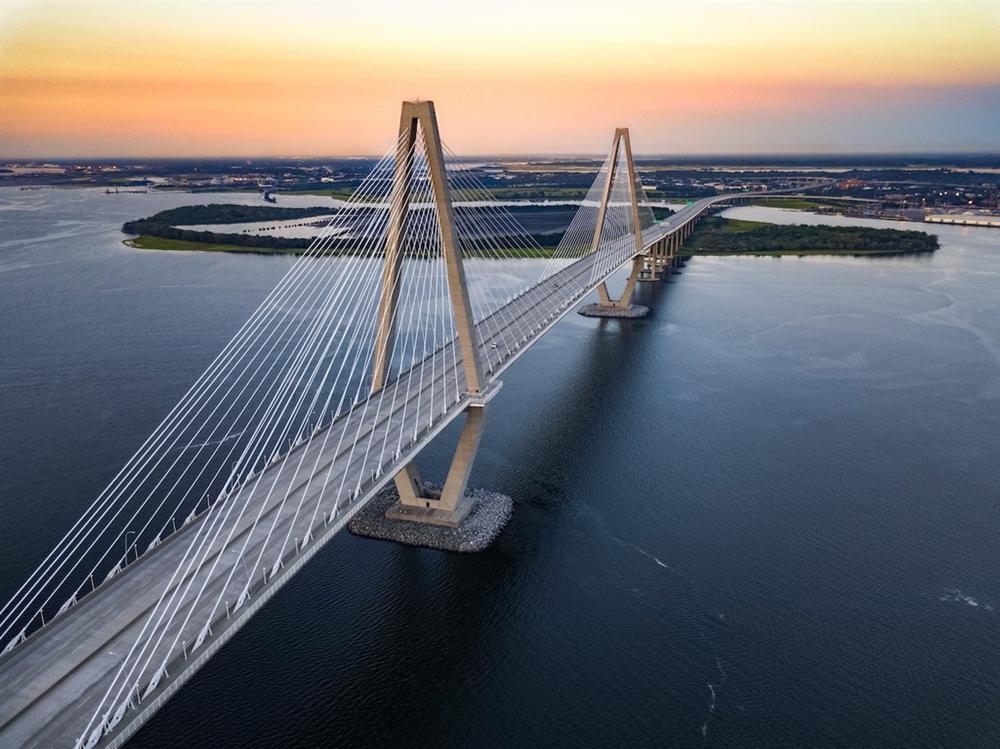 Những cây cầu được xây dựng từ hàng tỷ USD-2