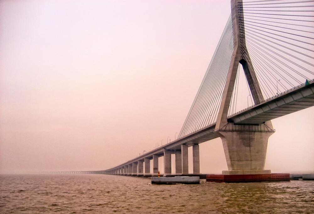 Những cây cầu được xây dựng từ hàng tỷ USD-6