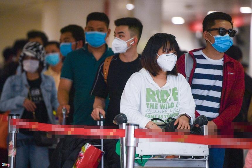 Thứ trưởng Bộ Y tế: Không phong tỏa sân bay Tân Sơn Nhất-1
