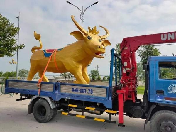 Linh vật chú trâu đón Tết gây sốt: dân mạng bình phẩm chẳng khác nào lợn bị cắm sừng-2