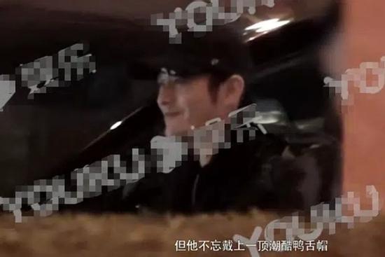 Huỳnh Hiểu Minh xuất hiện đơn lẻ sau tin đồn Angelababy kết hôn với Cổ Thiên Lạc