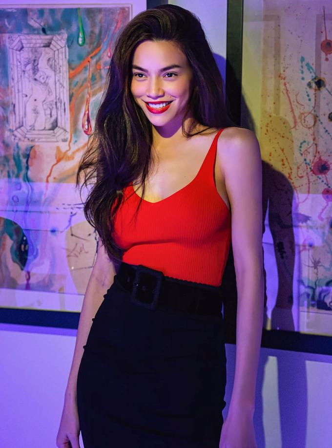 Những bộ cánh khoe dáng đỉnh cao của mẹ ba con Hà Hồ-7