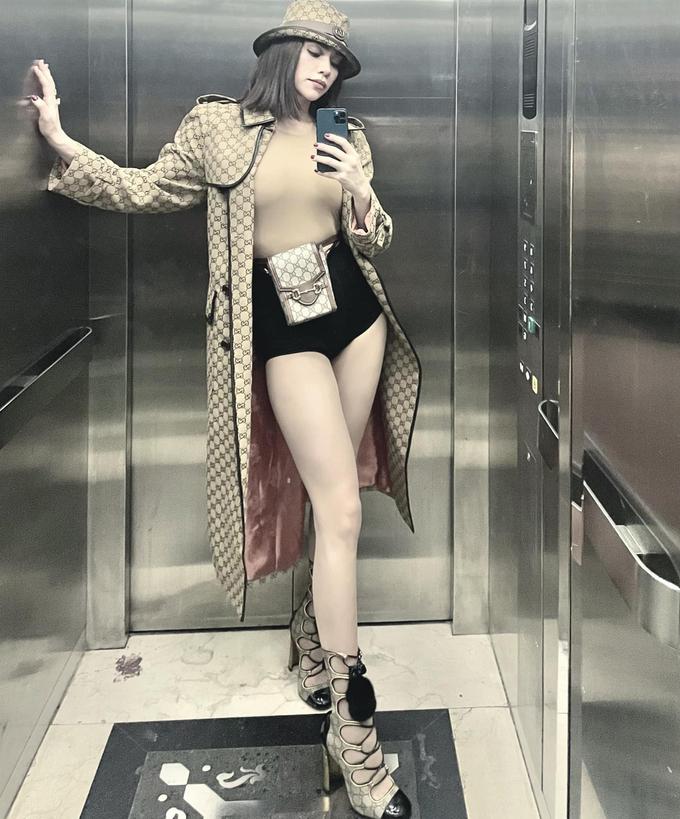 Những bộ cánh khoe dáng đỉnh cao của mẹ ba con Hà Hồ-12