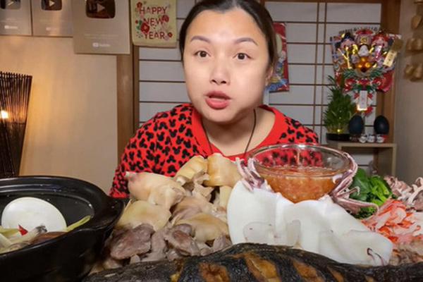 Khoe ảnh mâm gà cúng nguyên thuỷ, cô gái khiến dân tình ngao ngán khi biết lý do giời ơi đất hỡi-9