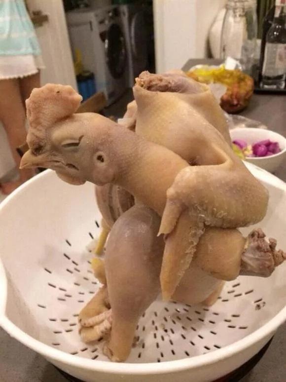 Khoe ảnh mâm gà cúng nguyên thuỷ, cô gái khiến dân tình ngao ngán khi biết lý do giời ơi đất hỡi-4