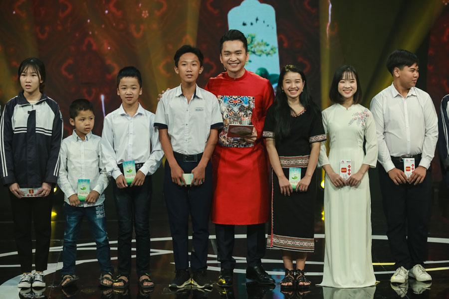 MC Hạnh Phúc hồi hộp chờ giờ lên sóng Gala Cặp lá yêu thương-2