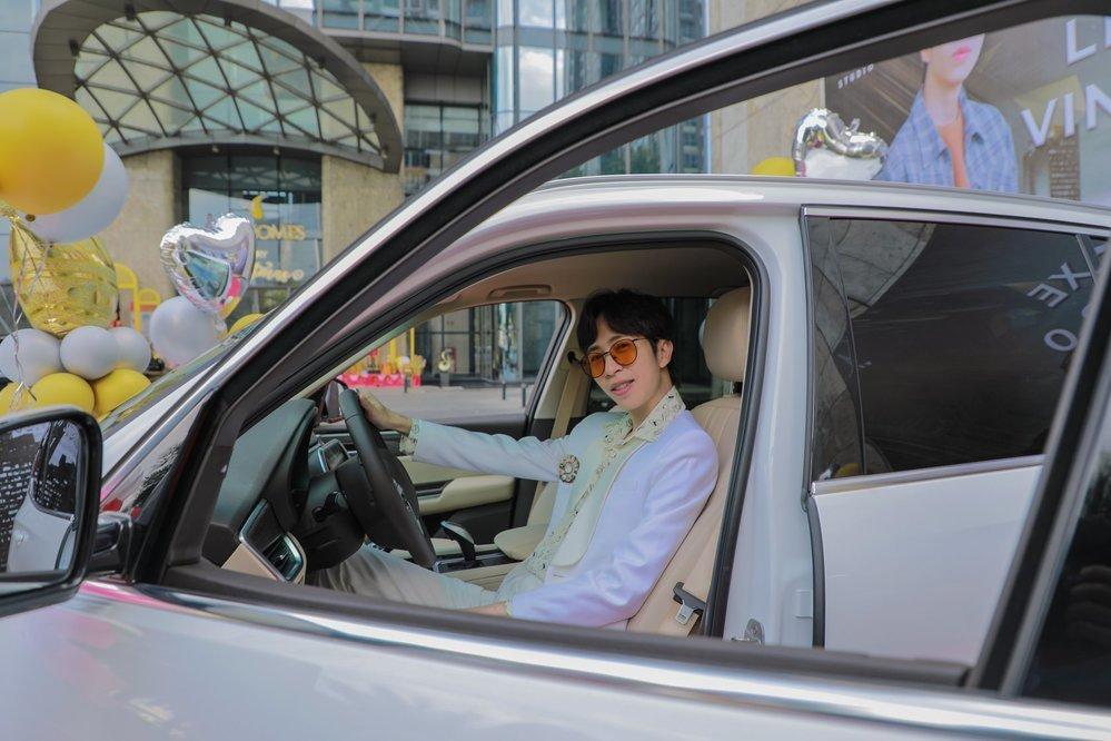 Sao Việt vung tiền tỷ sắm siêu xe trước thềm Tết Nguyên Đán-6