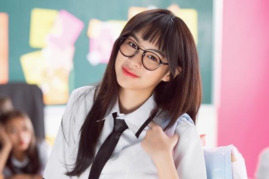 Dân mạng 'muốn tiền đình', xin Phí Phương Anh thôi đừng đi hát