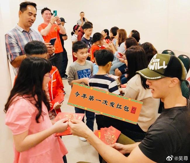 Ngô Tôn tụ tập bạn học sau 20 năm không gặp, dung nhan tuổi 41 khiến ai cũng bàng hoàng-3