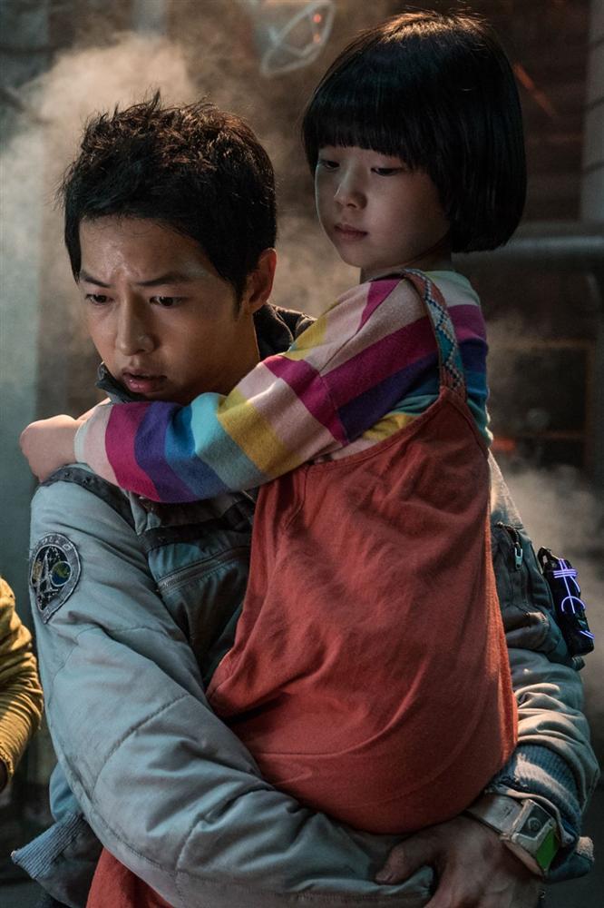 Phim điện ảnh của Song Joong Ki phá đảo lượng người xem trên mạng-2