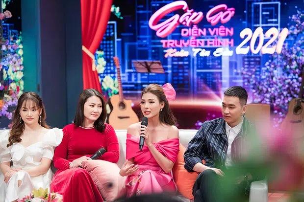 Việt Anh lạ lẫm sau phẫu thuật - Bảo Thanh bụng vượt mặt vẫn nghiện giày gót cao-8