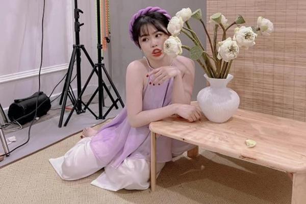 Bồ cũ Quang Hải vòng 1 ngồn ngộn như muốn nhảy khỏi áo-5