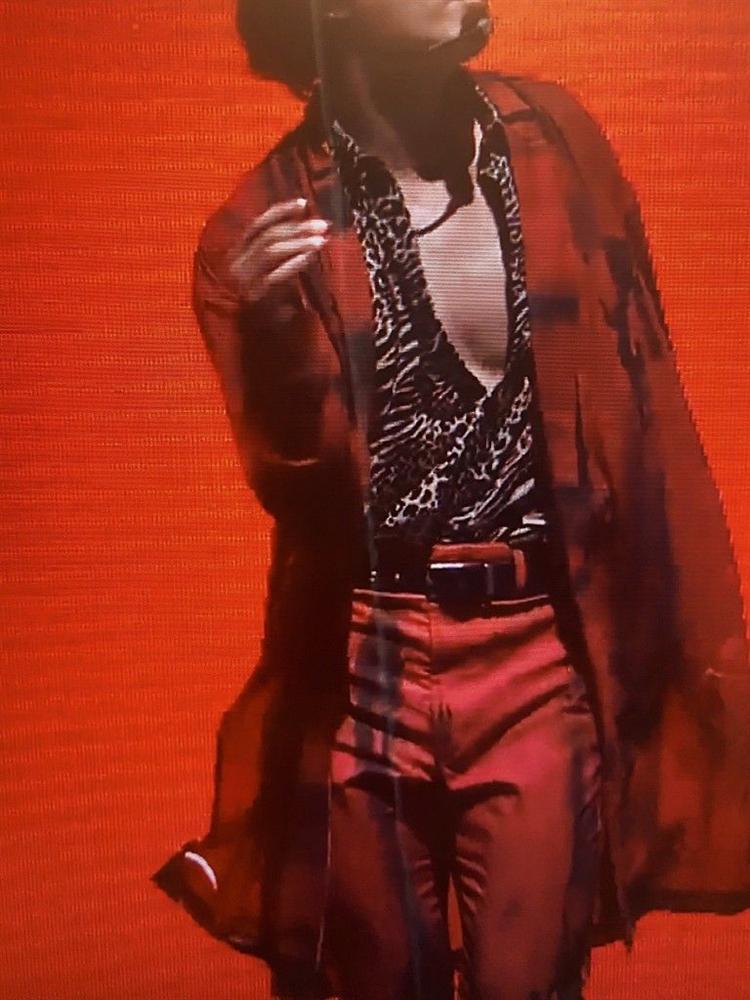 Choáng với cách tạo hình body sexy nghe mà mệt giùm của Jungkook-3