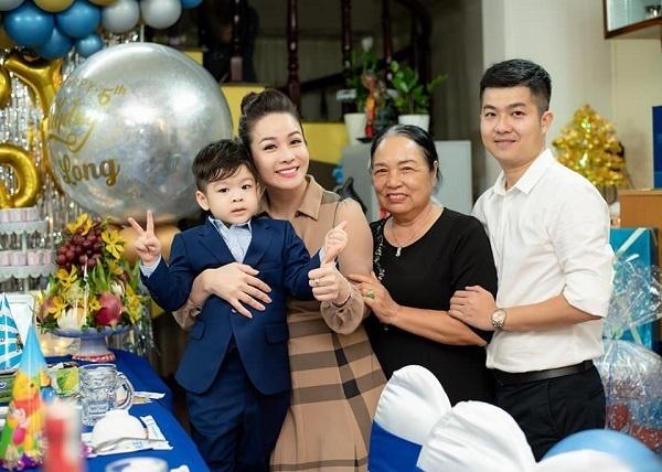 Đường tình mỹ nhân Vbiz tuổi Sửu: Người lận đận, người thăng hoa-5