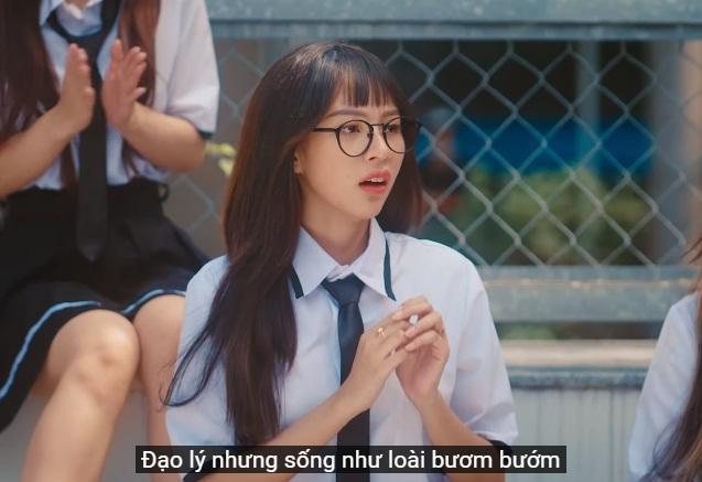 Sự nghiệp Phí Phương Anh: Ca hát thảm họa, làm người mẫu nhạt nhòa-3