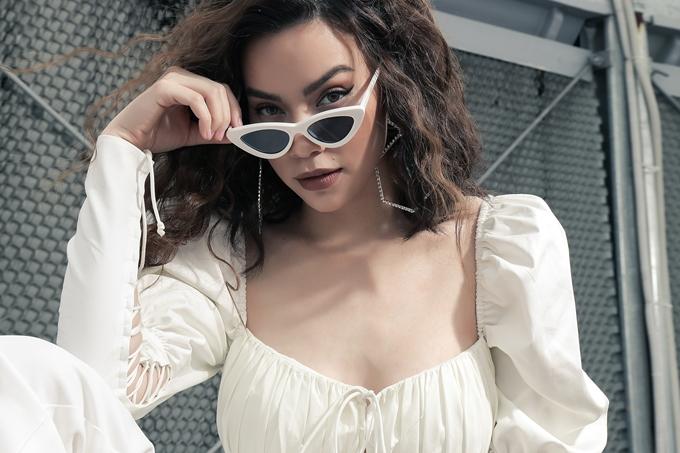 Hồ Ngọc Hà hễ để tóc xoăn là khí chất ngời ngời-9