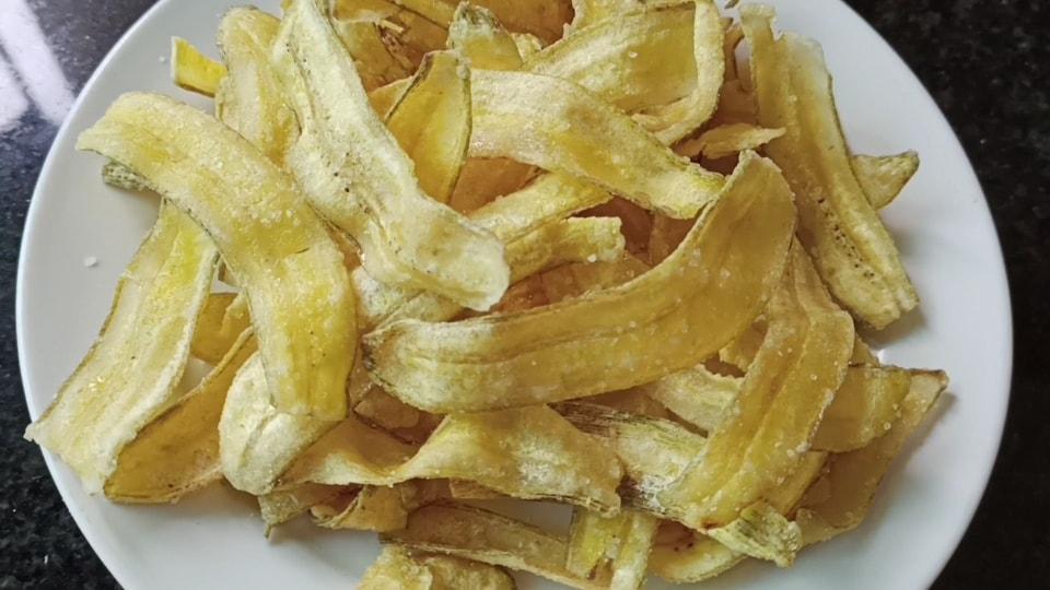 Tận dụng chuối xanh chưa chín, gái đảm có ngay món mứt chuối gừng tiếp khách ngày Tết-2