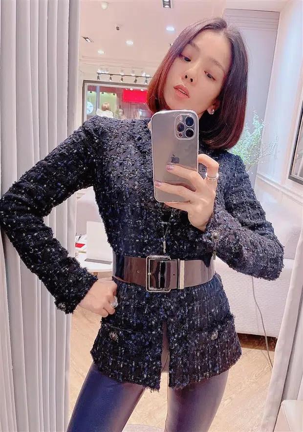 Lệ Quyên lại bị soi chỉnh ảnh đến méo cả điện thoại-1