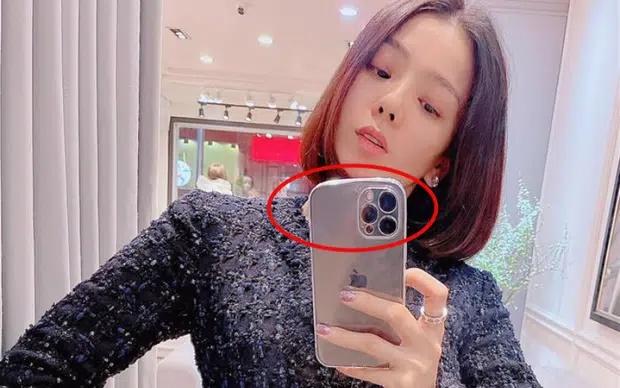 Lệ Quyên lại bị soi chỉnh ảnh đến méo cả điện thoại-2