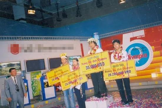 Chung kết Olympia gây tranh cãi vì lỗi đáp án 17 năm trước, cuộc sống Á quân, Quán quân giờ ra sao?