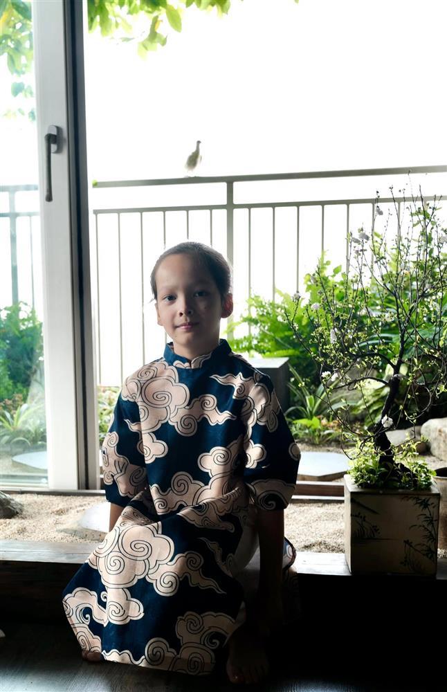 Lụi tim ngắm cặp song sinh nhà diva Hồng Nhung diện áo dài-2