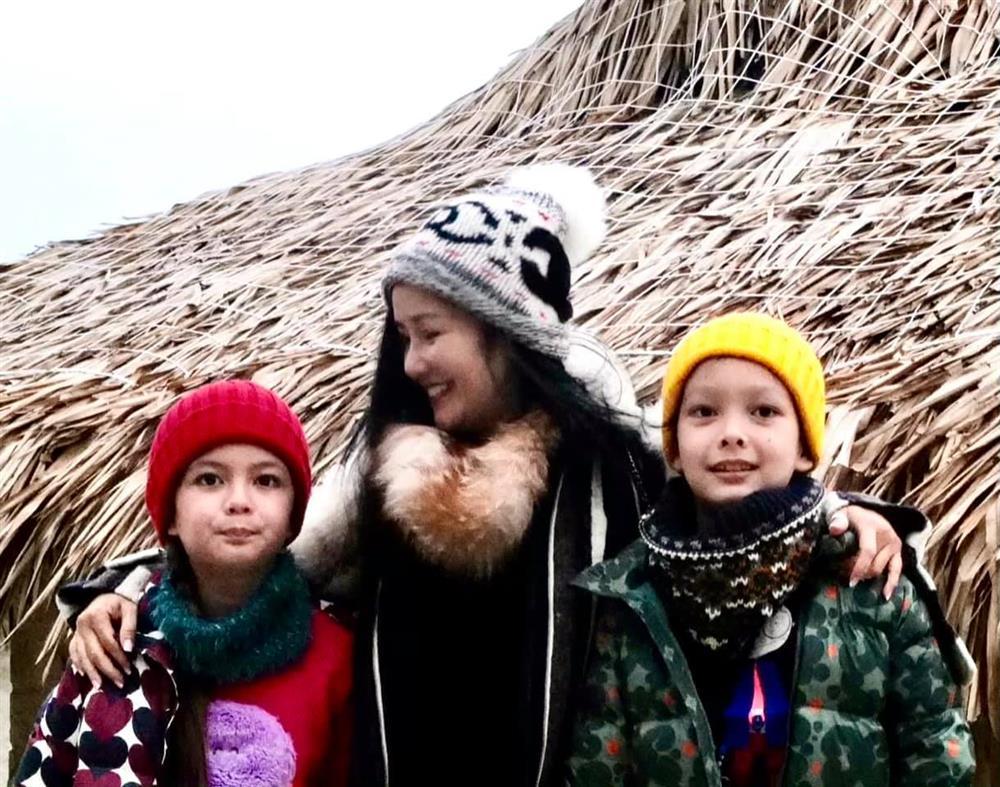 Lụi tim ngắm cặp song sinh nhà diva Hồng Nhung diện áo dài-5