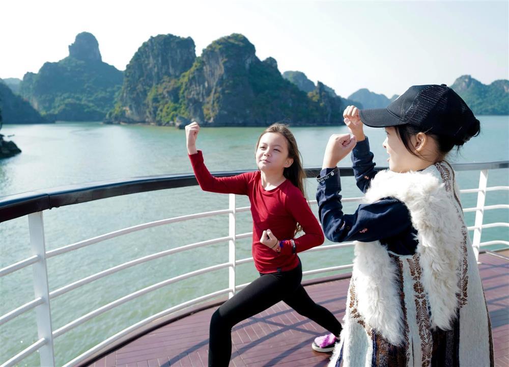 Lụi tim ngắm cặp song sinh nhà diva Hồng Nhung diện áo dài-11