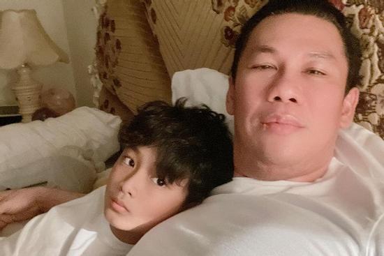 Con trai Lệ Quyên muốn đón Tết bên bố