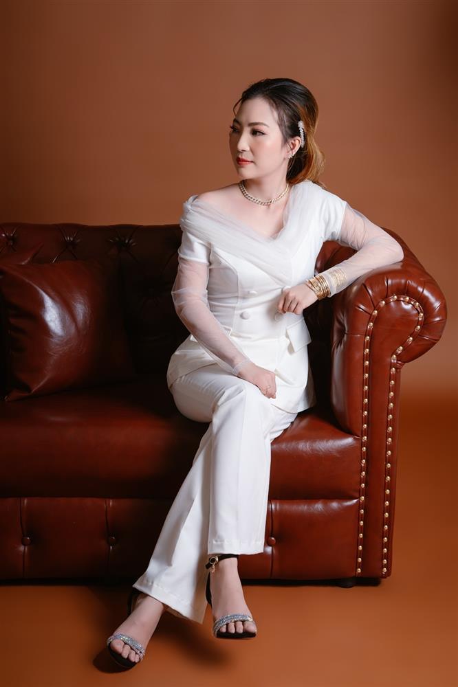 Chọn đồ diện Tết xinh lung linh ở Trần Ngọc Hằng Store-1