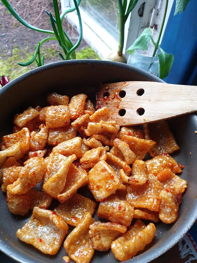 Dùng nồi chiên không dầu làm 2 món ăn vặt siêu ngon trong dịp Tết này-5