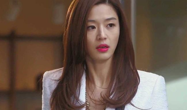 Tặng chiếc váy cho mẹ người yêu, đầu năm về chơi, cô gái khóc ngất khi thấy món quà-1