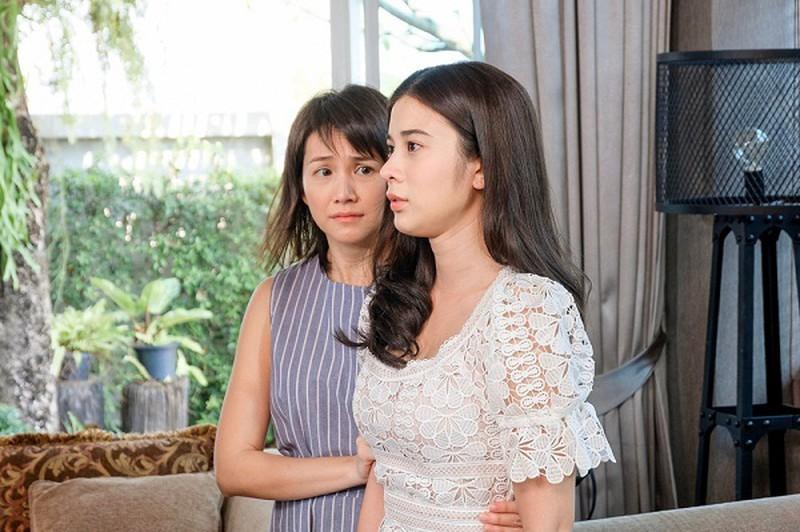 Tặng chiếc váy cho mẹ người yêu, đầu năm về chơi, cô gái khóc ngất khi thấy món quà-2