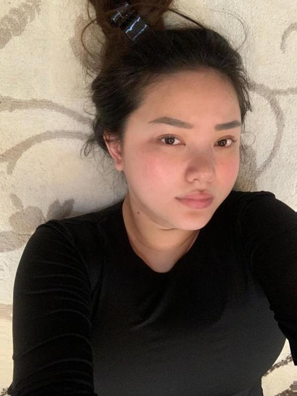 Phan Như Thảo than thở: "28 Tết vẫn tập xỉu lên xỉu xuống chỉ để có được một cái Tết ấm no. No... đủ các món ngon".