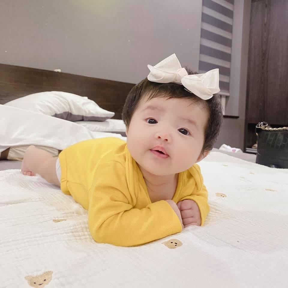 Bất ngờ nhan sắc mẹ bỉm sữa Đông Nhi trong ảnh chụp lén-5