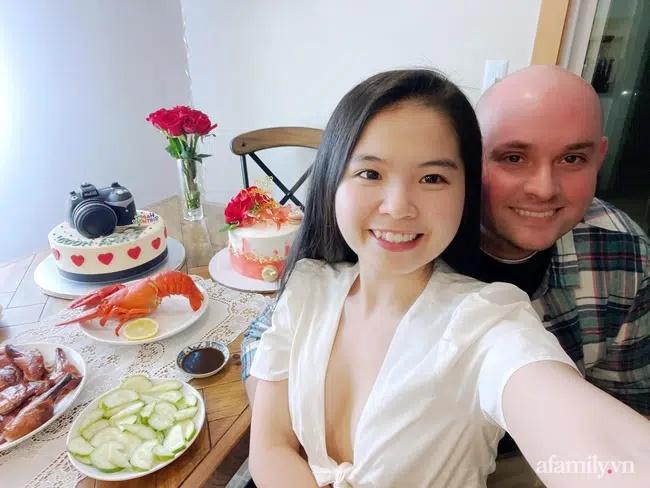 Cặp đôi vợ Việt chồng Mỹ đón Tết đặc biệt nơi xứ người: Chồng ngoại quốc tự tay gói bánh chưng-8