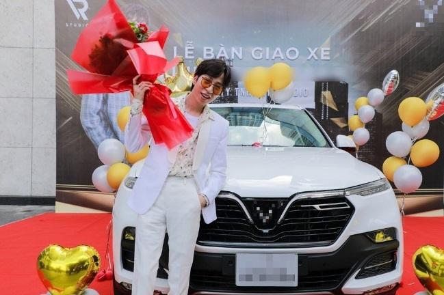 Sao Việt vung tiền tỷ sắm siêu xe trước thềm Tết Nguyên Đán-5