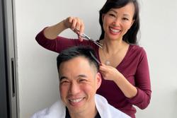 Vợ chồng Shark Linh tự cắt tóc cho nhau, fan thích thú với biểu cảm nhí nhảnh