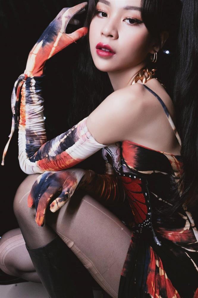 Tác giả Thật bất ngờ chê bai Phí Phương Anh, HuyR lập tức có động thái ủng hộ?-1