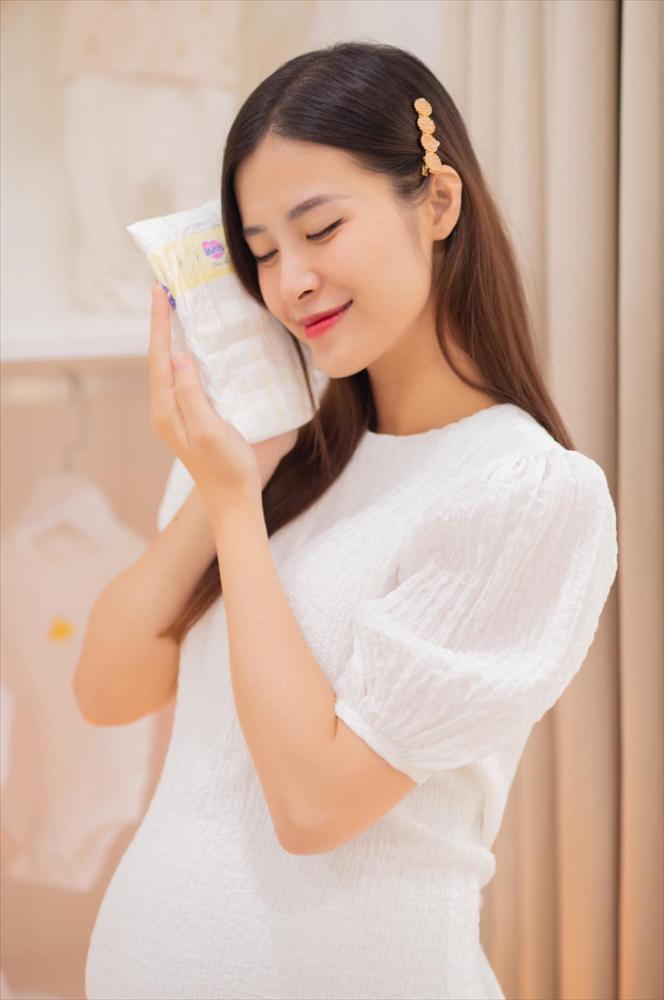 Cùng Đông Nhi chọn tã tin dùng cho bé yêu-1